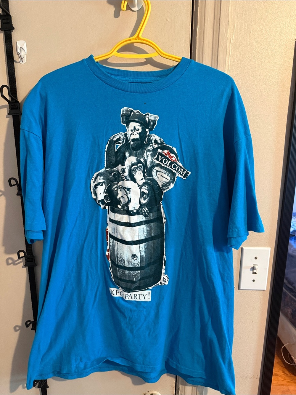 Volcom Men’s Bright Blue Graphic Keg Party Tee
